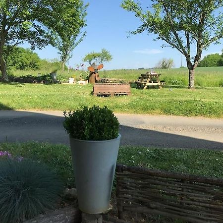 « Le Vieux Hangar » Gite A La Ferme Truffe Exterior foto